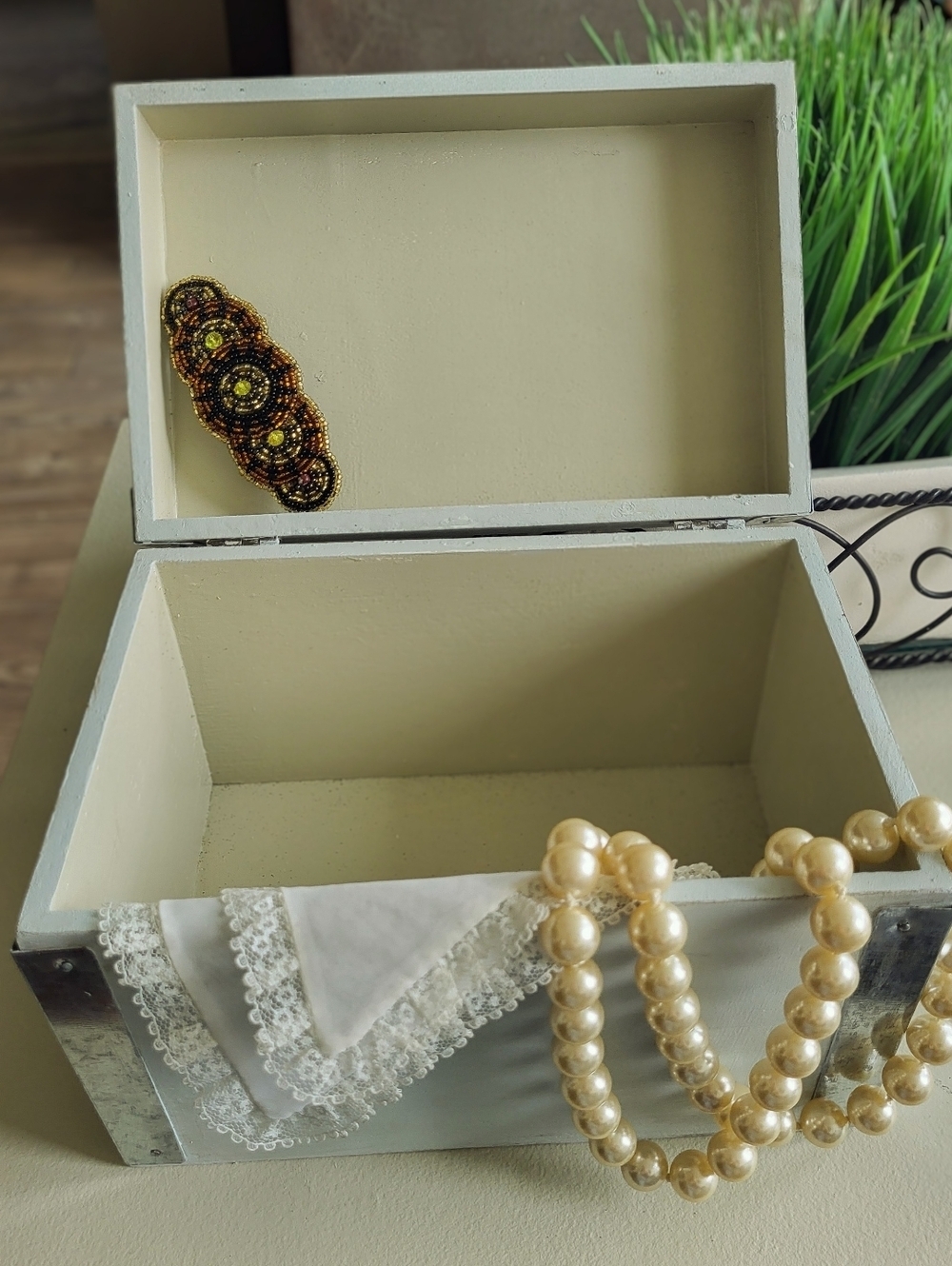 Distressed Shabby Chic Wood Jewelry / Keepsake Box – Metal Corners